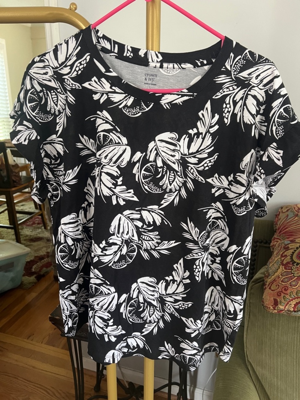 crown & ivy Black Short Sleeve Tee with White Tropical Leaf Print